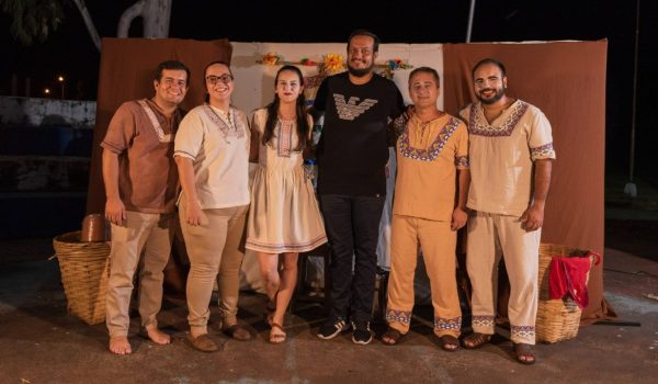 Hilton Marques com grupo responsável pelas apresentações e produção - Vereador Hilton Marques