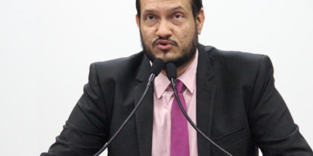 Hilton Marques questiona Prefeitura sobre defasagem salarial do Magistério - Vereador Hilton Marques